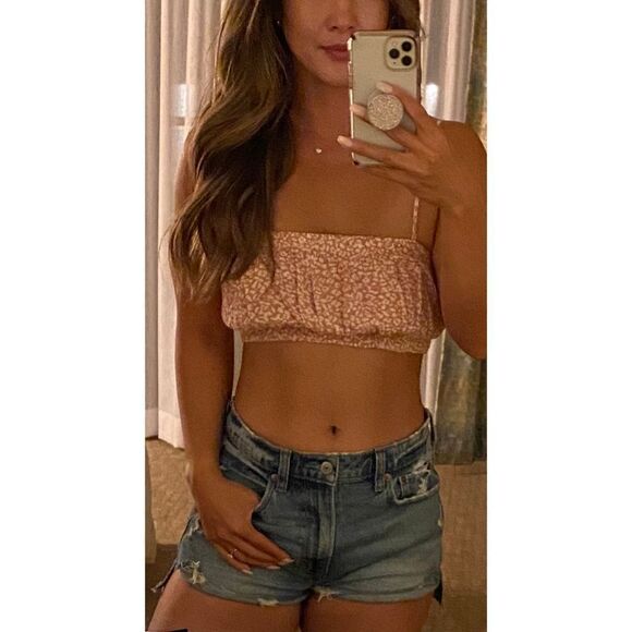 Abercrombie and Fitch XS pink and cream floral crop top - Picture 1 of 4